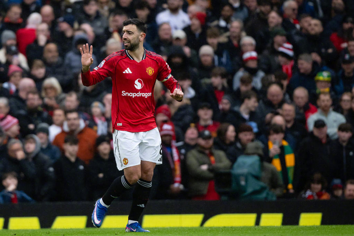 华体会赛事平台-热闻|谢什科5战4球，B费破27年神迹！曼联复仇维拉，稳守积分榜前三|卡塞米罗|库尼亚|英超联赛|萨迪奥-迪亚洛|阿斯顿维拉_新浪新闻