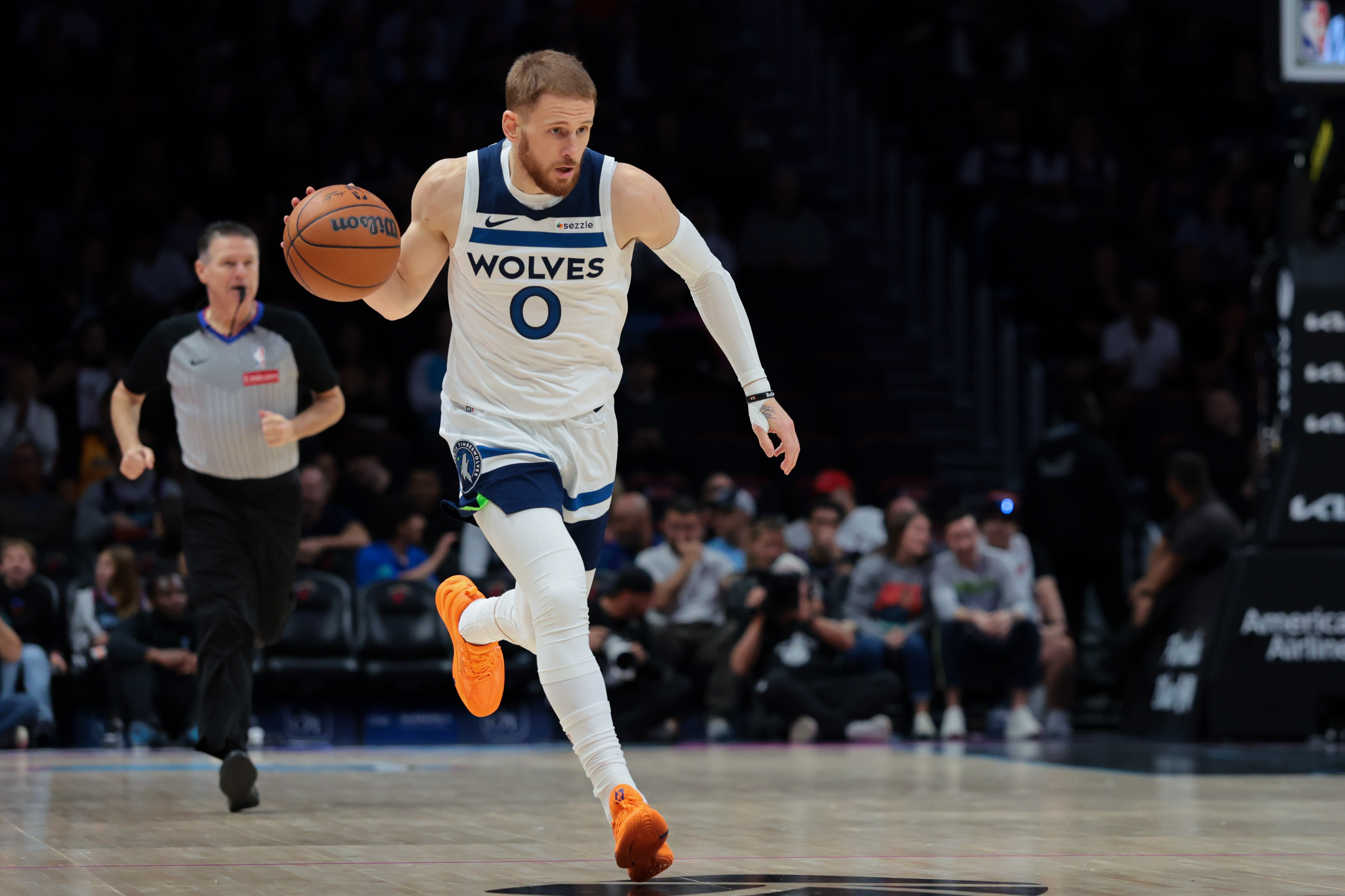 华体会团队-替补狂轰43+4+2，创造NBA历史纪录，难怪约基奇输急眼要打架了|森林狼|NBA季后赛|掘金|道苏姆|首轮_新浪体育_新浪新闻